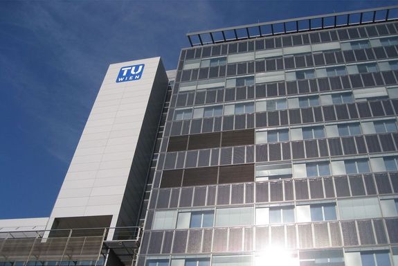 Facade view of the TU-Plus-Energie office tower