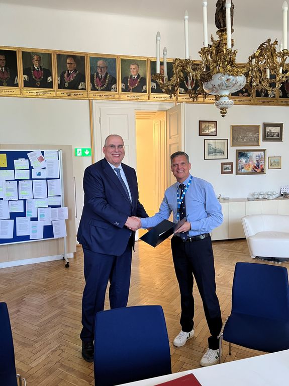 Prof. Grebe, Rektor Schneider