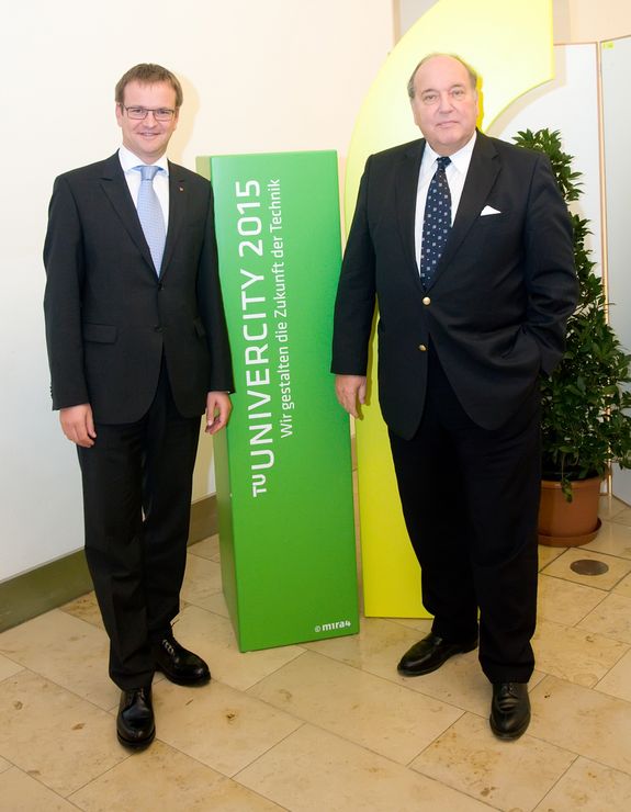 BIG-Geschäftsführer Christoph Stadlhuber (li.) und TU-Rektor Peter Skalicky