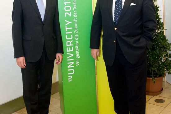 BIG-Geschäftsführer Christoph Stadlhuber (li.) und TU-Rektor Peter Skalicky