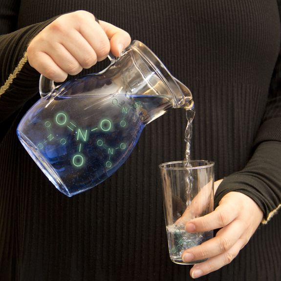 Vorsicht! Nitrat im Trinkwasser ist nicht ungefährlich. Vorsicht! Nitrat im Trinkwasser ist nicht ungefährlich.