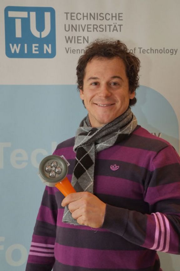 Skistar Rainer Schönfelder mit dem REPULS Tiefenstrahler