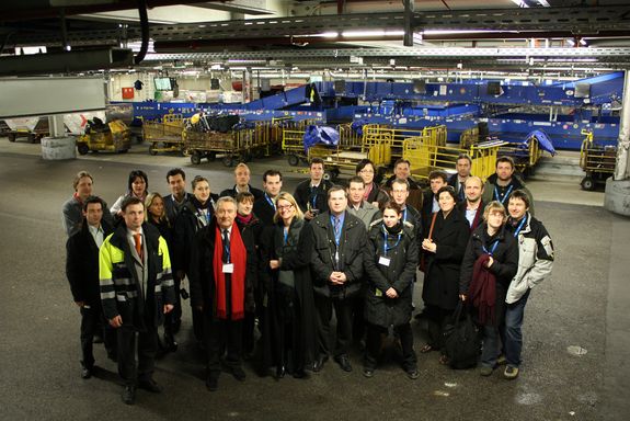 Führung durch die Gepäcksortieranlage