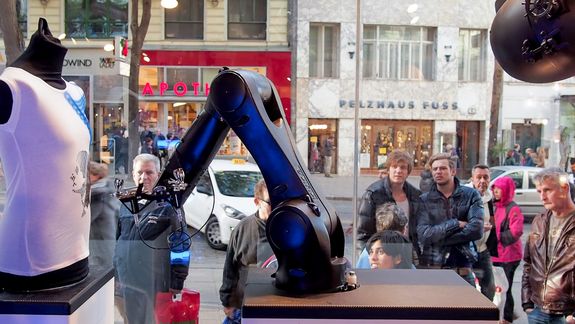 FußgängerInnen blieben immer wieder stehen... [2]