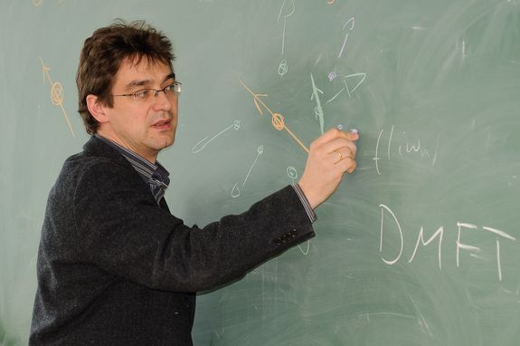 Univ.Prof. Dipl.-Phys. Dr.rer.nat. Karsten Held