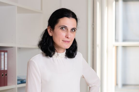 Laura Kovacs im Büro