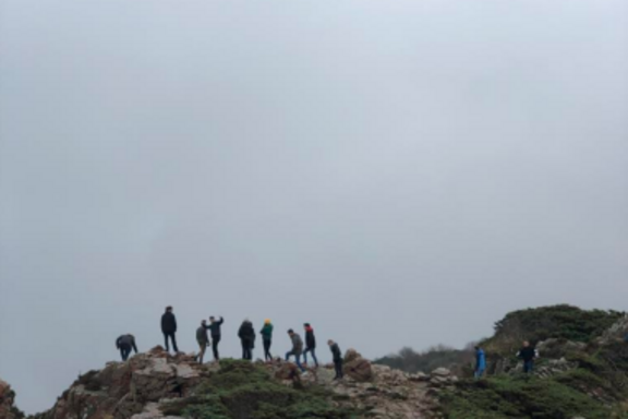 Leute auf einem Berg