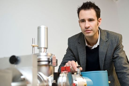 Thorsten Schumm im Labor an der TU Wien