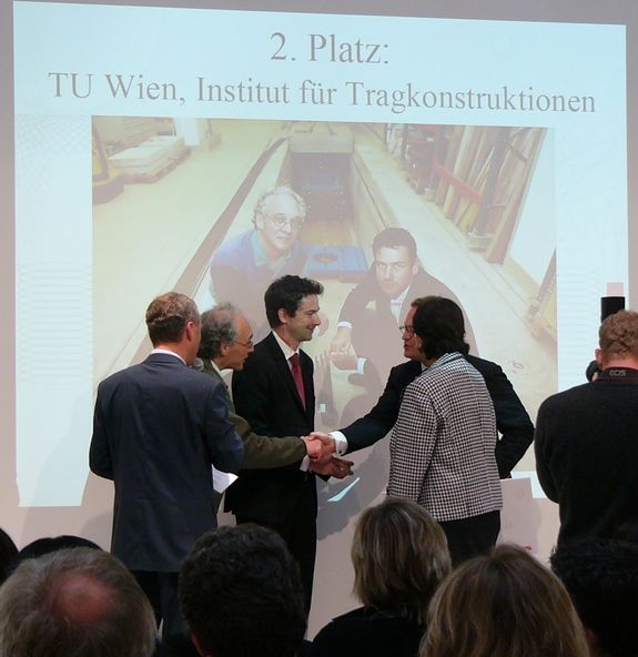 Herbert Pardatscher (2.v.l.) und Bernd Köberl (3.v.l.) mit NEWS-Verlagschef Oliver Voigt und Vizebürgermeisterin Renate Brauner. Herbert Pardatscher (2.v.l.) und Bernd Köberl (3.v.l.) mit NEWS-Verlagschef Oliver Voigt und Vizebürgermeisterin Renate Brauner.
