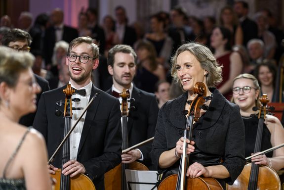 Mitglieder des TU Orchesters spielen bei der Eröffnung