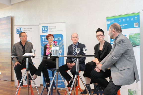 Another view of the podium. from left to right: Norbert Fiala (moderator), Barbara Oberhauser, Anton Friedl, Miriam Unterlass, Marko Mihovilovic