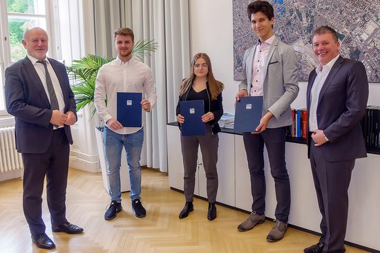 Gruppenfoto der Preisträger_innen
