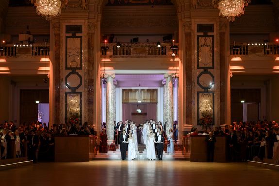 Einzug des Jung-Damen- und Jung-Herren-Komitees