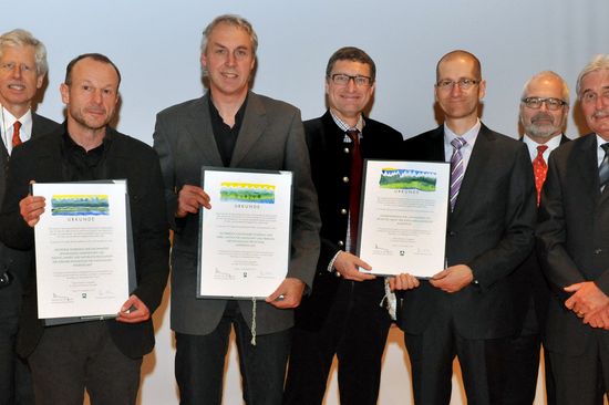 v.l.n.r.: Dr. Nikolaus Liechtenstein (Stiftungsrat, Binding Stiftung), Prof. Dipl.-Geogr. Stefan Forster (Zürcher Hochschule für Angewandte Wissenschaften), Prof. Dr. Dominik Sigrist (Fachhochschule Rapperswil), Dr. Michael Jungmeier (E.C.O. Institut für Ökologie, Klagenfurt; Universität Klagenfurt), Prof. Dr. Michael Getzner (Technische Universität Wien), Dr. Peter Goop (Stiftungsrat, Binding Stiftung), Andreas Adank (Geschäftsführer, Binding Stiftung)