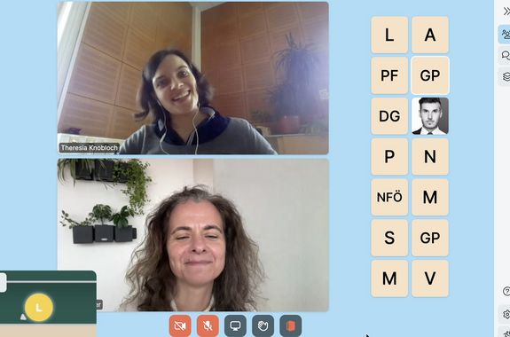 Senior Scientist Dr.in techn. Lara Lammer und Uni. Ass. Dr.in techn. Theresia Knobloch im Gespräch