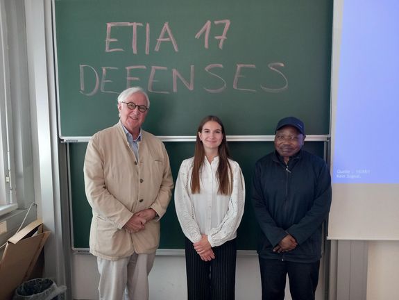 Maria Apolloner with Kaluba Chitumbo and Academic Director Hans Puxbaum