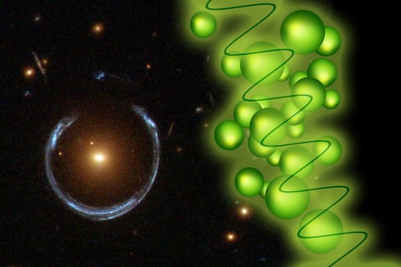 Montage aus Astronomie-Foto von Gravitationslinseneffekt und Teilchen
