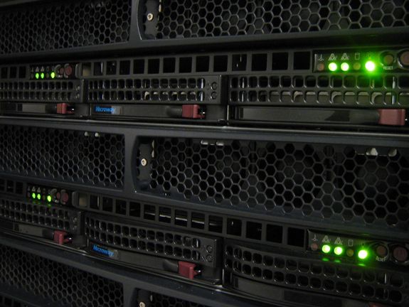 Ein Cluster aus Grafikkarten [2]