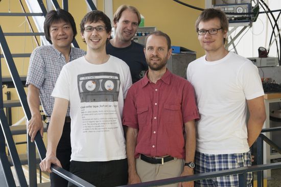 [Translate to English:] Prof. Yuji Hasegawa, Tobias Denkmayr, Stephan Sponar, Hartmut Lemmel, Hermann Geppert (v.l.n.r.) 