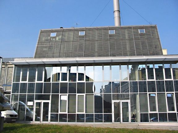 v.l.n.r.: Anna Steiger, Gabriele Heinisch-Hosek, Sabine Seidler (Foto Matthias Heisler)