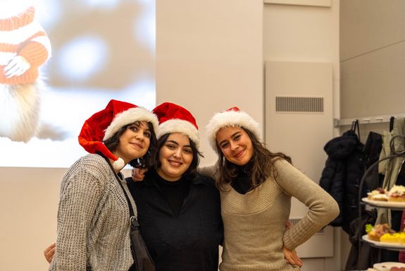 [Translate to English:] Die fleißigen Helferinnen