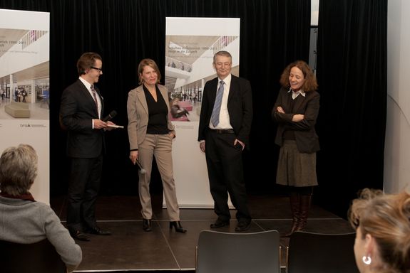 v.l.n.r.: Moderator G. Esser, K. Schwarz-Viechtbauer, H. Moser , C. Jäger-Klein, Bildquelle: ÖISS/Szeywerth