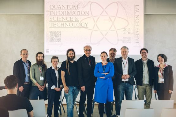 Group picture, people standing: Jan von Delft, Simon Richard Goorney, Gerti Kappel, Marcus Huber, Johannes Buchmann, Stefanie Barz, Jörg Schmiedmayer, Rupert Ursin, Daniel Platz, Sabine Andergassen (von links)
