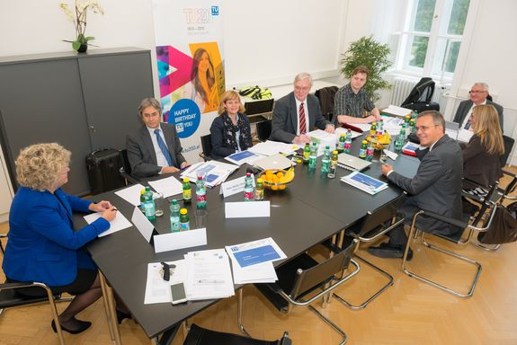 v.l.n.r.: Sabine Seidler, Hans Müller-Steinhagen, Monika Risse, Aloys Krieg, Leopold Lindenbauer, Detlef Löhe, Heike Schorcht, Christoph Grolimund