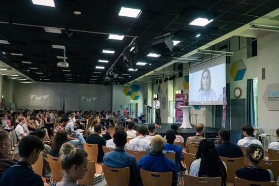 [Translate to English:] a confrence