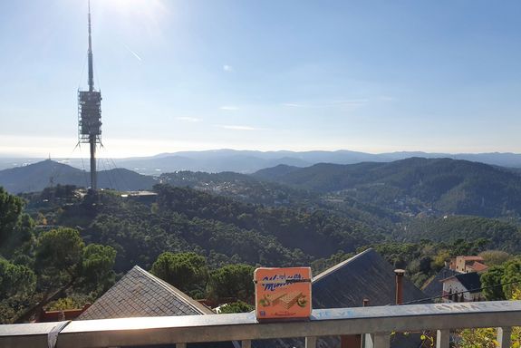 Berge mit Turm