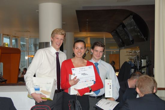 Das Gewinnerteam 2009 (v.l.n.r.: Philip Ehrenfellner, Michaela Bónóvá, Tomáš Laboutka)