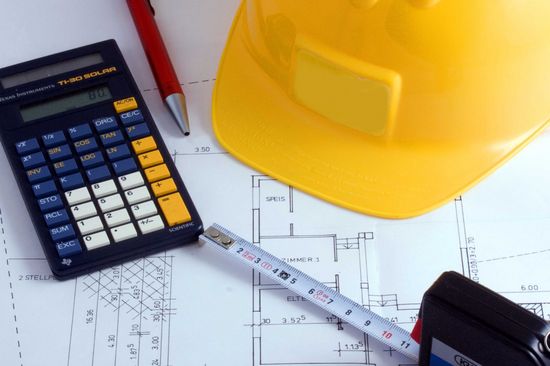 Bauhelm (Copyright: Andreas Morlok, www.pixelio.de)