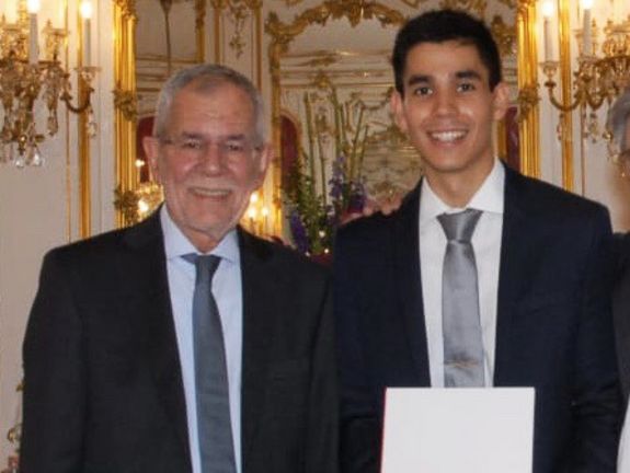 Andreas Rudisch erhält den Körnerpreis von Bundespräsident Alexander Van der Bellen Andreas Rudisch erhält den Körnerpreis von Bundespräsident Alexander Van der Bellen