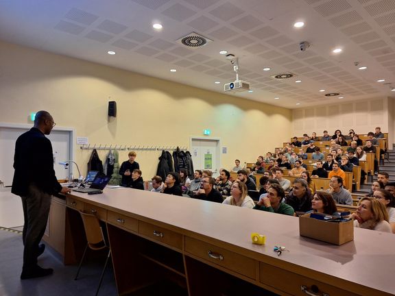 Public Lecture Advenit Makaya