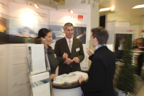 Die TECONOMY ermöglicht es, Unternehmensvertreter_innen kennenzulernen und professionelle Gespräche auf Augenhöhe zu führen. Foto: IAESTE Vienna