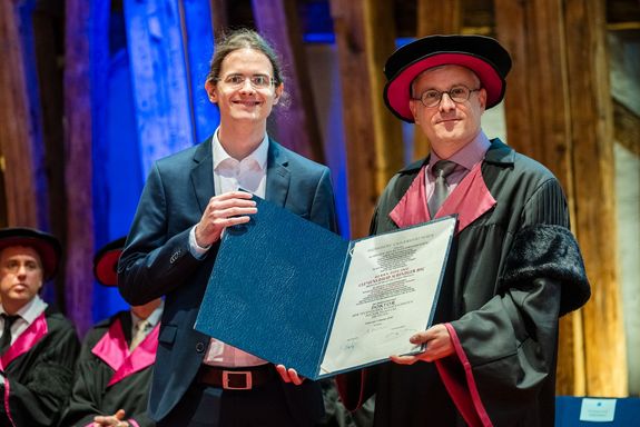 Übergabe Urkunde Schindler