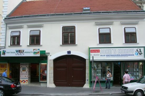 Das Biedermeierhaus (ehemaliges Oedenburg) in der Wiedner Hauptstraße 9.