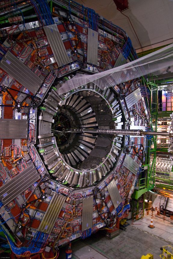 Der Detektor des CMS Experiments - entwickelt mit österreichischer Beteiligung ©http://www.flickr.com/photos/solarnu/2654926633/ Der Detektor des CMS Experiments - entwickelt mit österreichischer Beteiligung ©http://www.flickr.com/photos/solarnu/2654926633/
