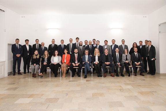 [Translate to English:] Group Picture AI GM