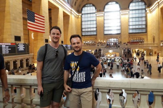 Patrick Geisler und Gerald Schneikart vertreten die TU Wien am Baruch College in New York City