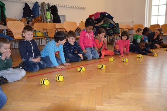 Die Fakultät für Informatik stellte ihre Labors für diese Semesterferienwoche zur Verfügung.