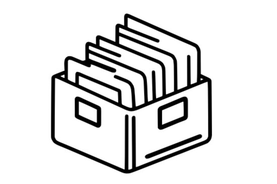 Auf dem Bild ist die Zeichnung einer Kiste zu sehen, die ein Etikett hat und in der viele Dokumente und Bücher enthalten sind.