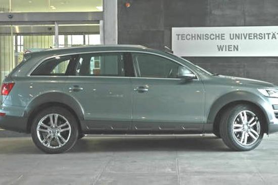 Audi Q7 an der TU Wien by Udo Starzacher zur Verwendung unter Angabe der Quelle