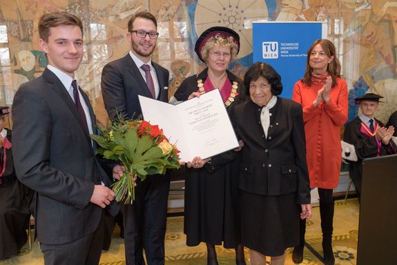 Dr. Rosemarie Fehrer bei der Verleihung des Dr. Ernst Fehrer Preises