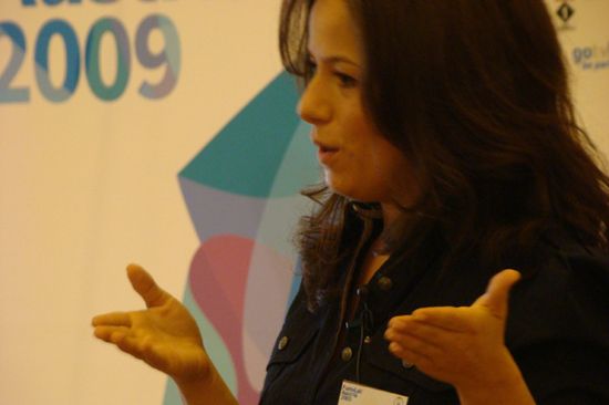 Ranja Reda vom Institut für Wirtschaftsmathematik gewann beim FameLab-Finale den Ö1-Audiopreis.