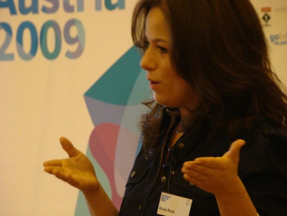 Ranja Reda vom Institut für Wirtschaftsmathematik gewann beim FameLab-Finale den Ö1-Audiopreis.
