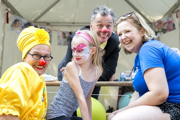 Ein soooo ein schöner Schmetterling, fast so bunt wie Frl. Dr. Zitronella! [1]