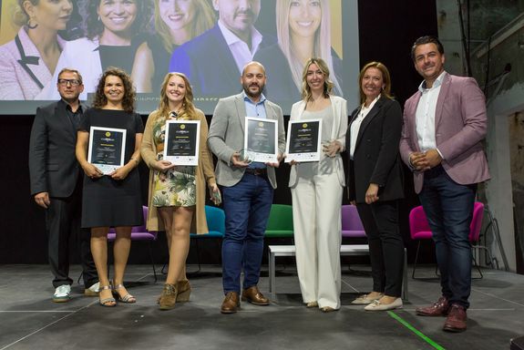 [Translate to English:] Gruppenbild der Ambassadors im Bereich Marketing & Sales