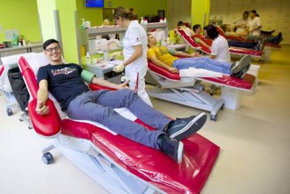 Ärmel hoch und los beim dritten TU-Blutspendetag, Foto: © ÖRK / Kellner Thomas Holly