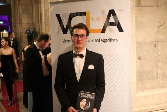 Lukas Wimmer, Gewinner des VCLA Logik-Rätsels 2023 vor VCLA Rollup